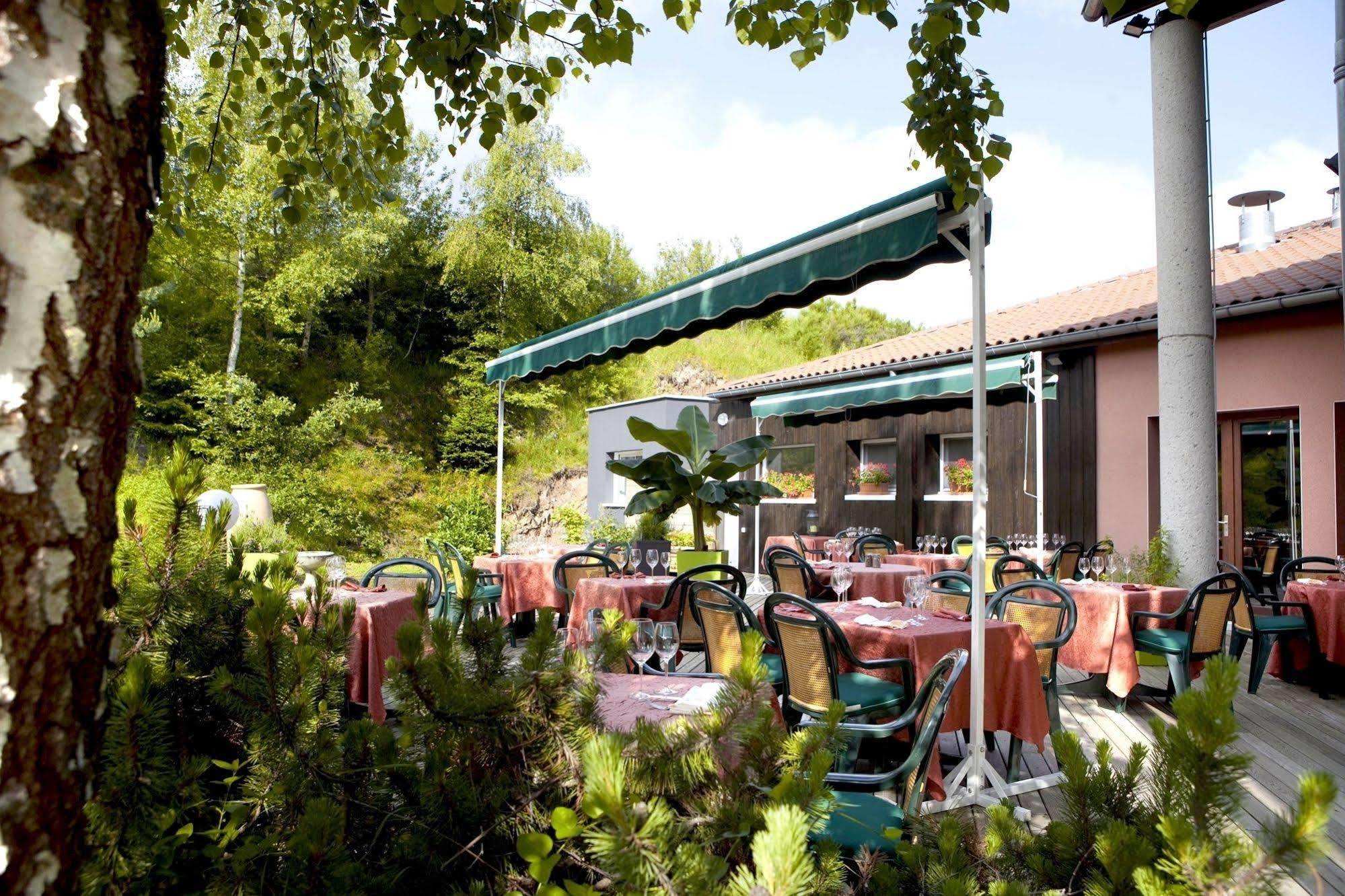 Hotel Restaurant La Tour Dunieres Exterior photo