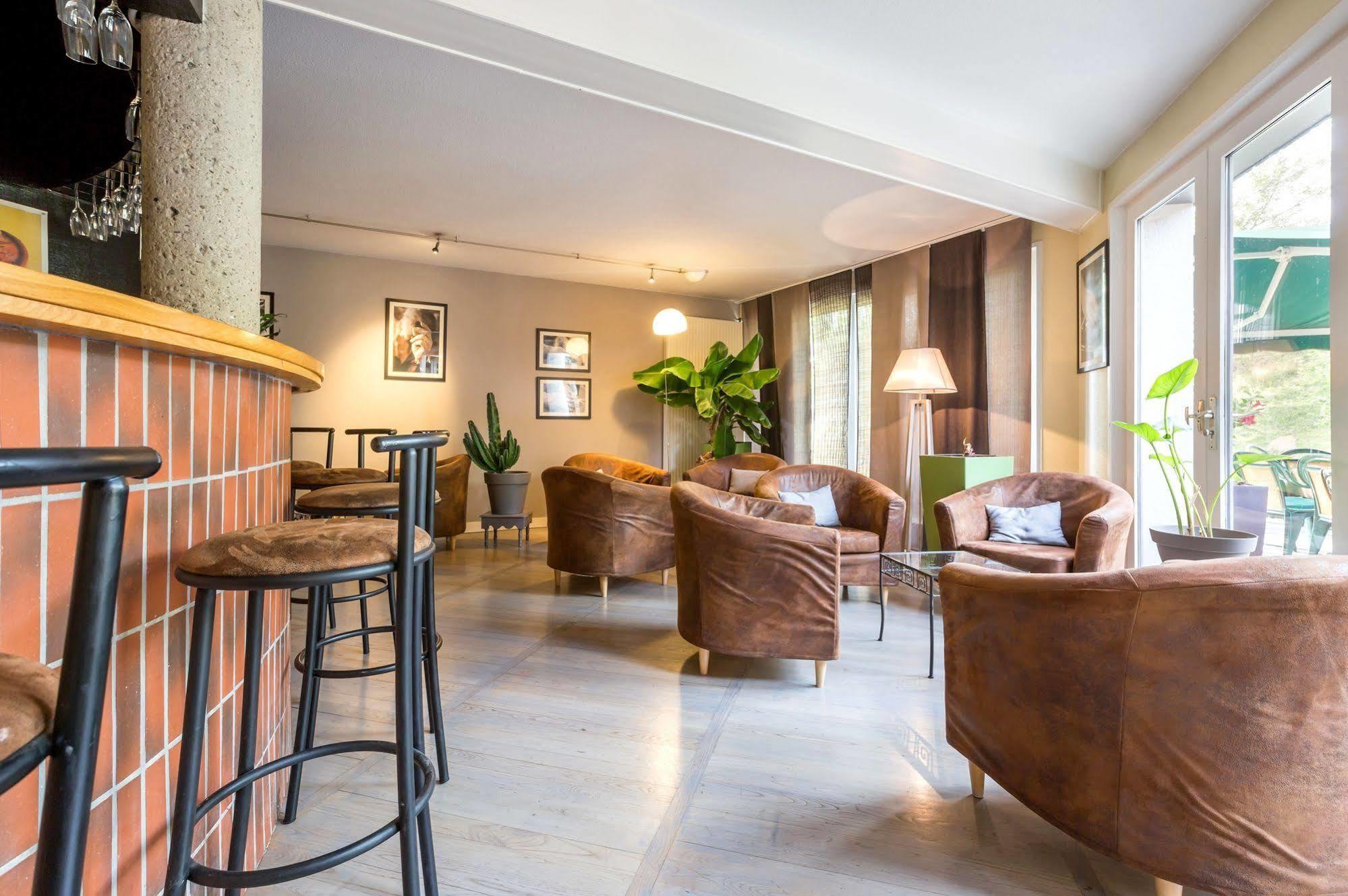 Hotel Restaurant La Tour Dunieres Exterior photo